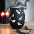 Bild in Galerie-Betrachter laden, Glas mit Fledermaus