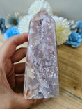 Bild in Galerie-Betrachter laden, Druzy Pink Amethyst / Blumenachat Turm (43q)