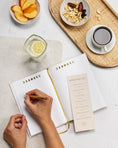 Bild in Galerie-Betrachter laden, Mindful Morning Box by Lola Weippert