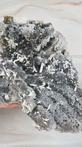 Bild in Galerie-Betrachter laden, Zeolith Cluster auf Stand (68lit)