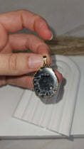 Bild in Galerie-Betrachter laden, Druzy Geode Kettenanhänger in Gold (24koo)