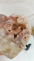 Bild in Galerie-Betrachter laden, Druzy Pink Amethyst Herz mit Stand (43tt)