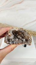 Bild in Galerie-Betrachter laden, Achat Geode mit Stand (28kk)