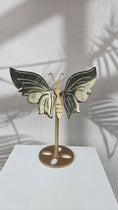 Bild in Galerie-Betrachter laden, Pyrit Schmetterling (48py)