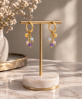 Bild in Galerie-Betrachter laden, Muschel-, Rosenquarz-, Amethyst- und Aquamarin-Ohrringe – Gold