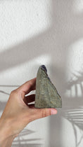 Bild in Galerie-Betrachter laden, Amethyst Cute Base in dunkel Lila aus Brasilien (44tt)