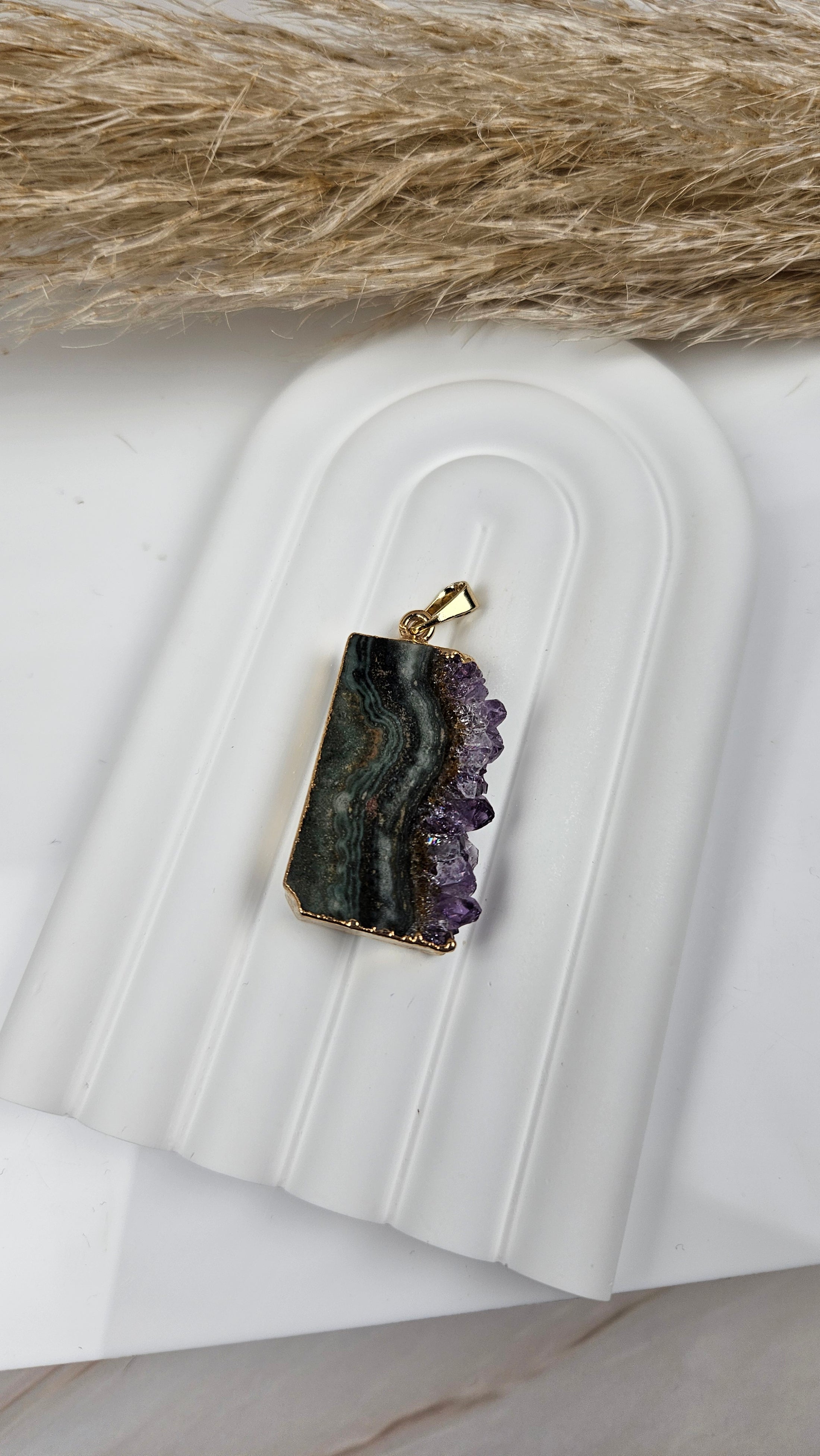 Amethyst Achat Kettenanhänger in Gold (18zt)