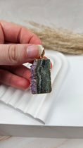 Bild in Galerie-Betrachter laden, Amethyst Achat Kettenanhänger in Gold (18zt)
