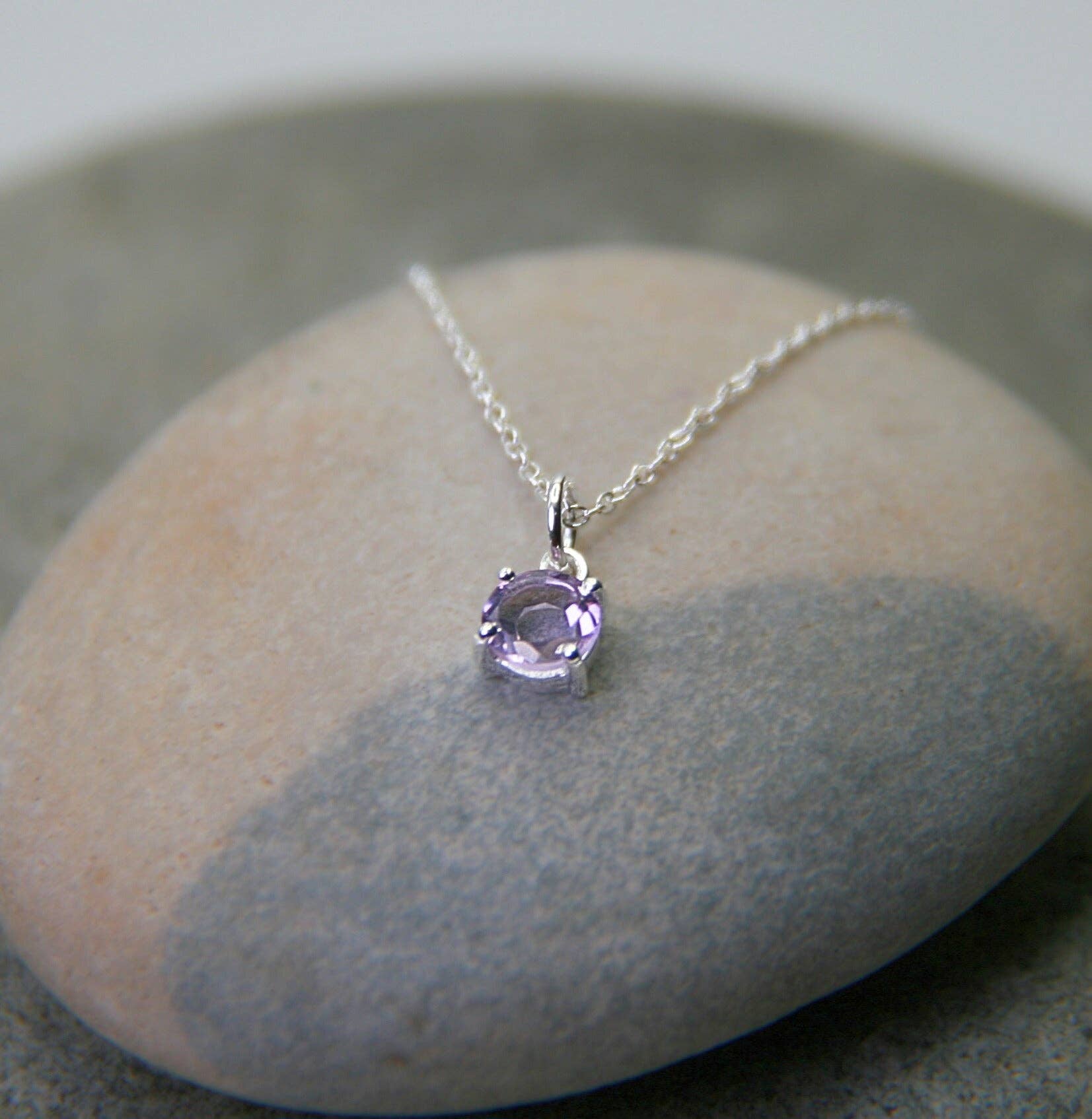 February Birthstone Halskette aus Amethyst und Sterlingsilber