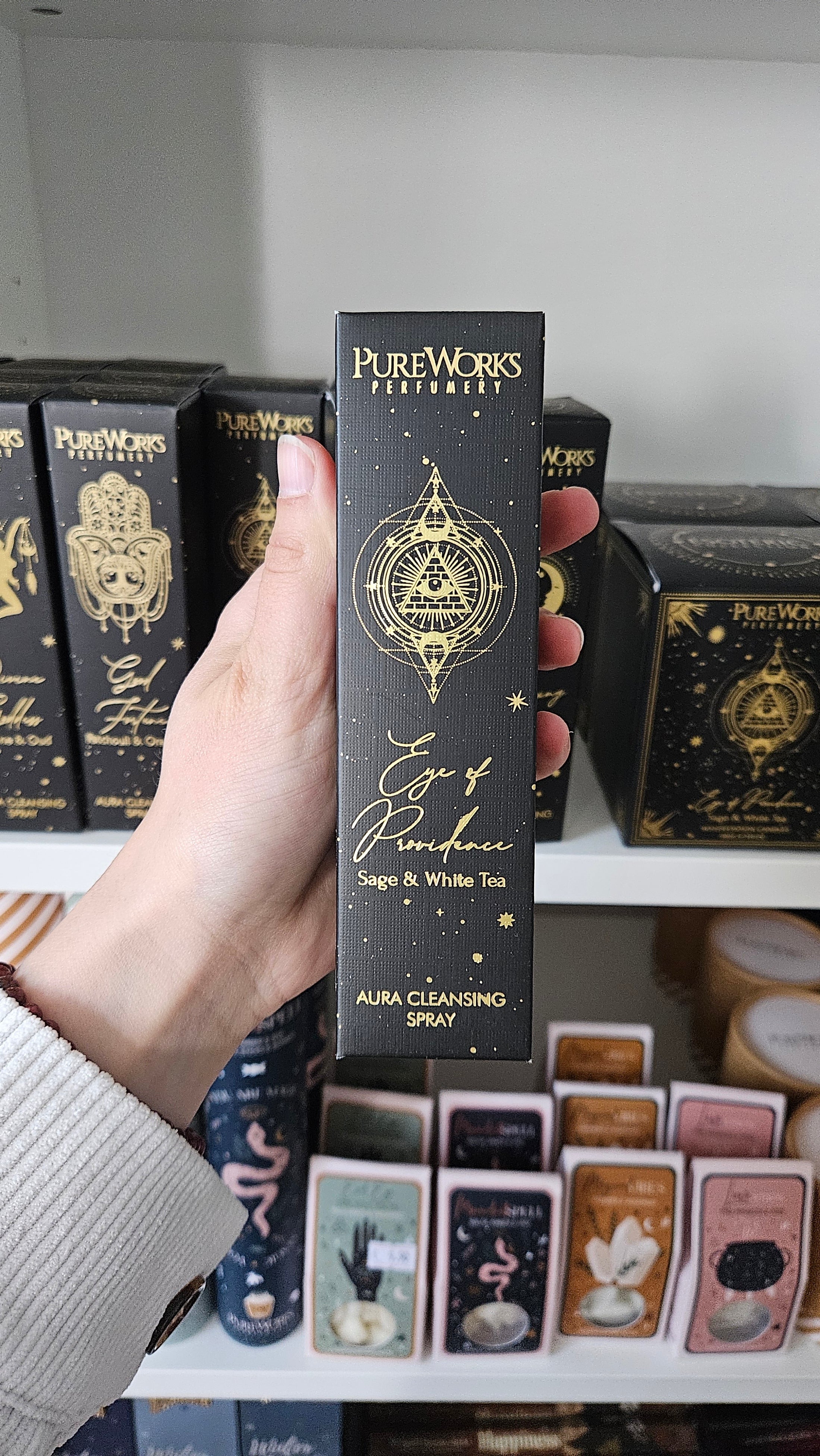 Pure Works Aura Cleansing Spray in verschiedenen Düften Eye of Providence