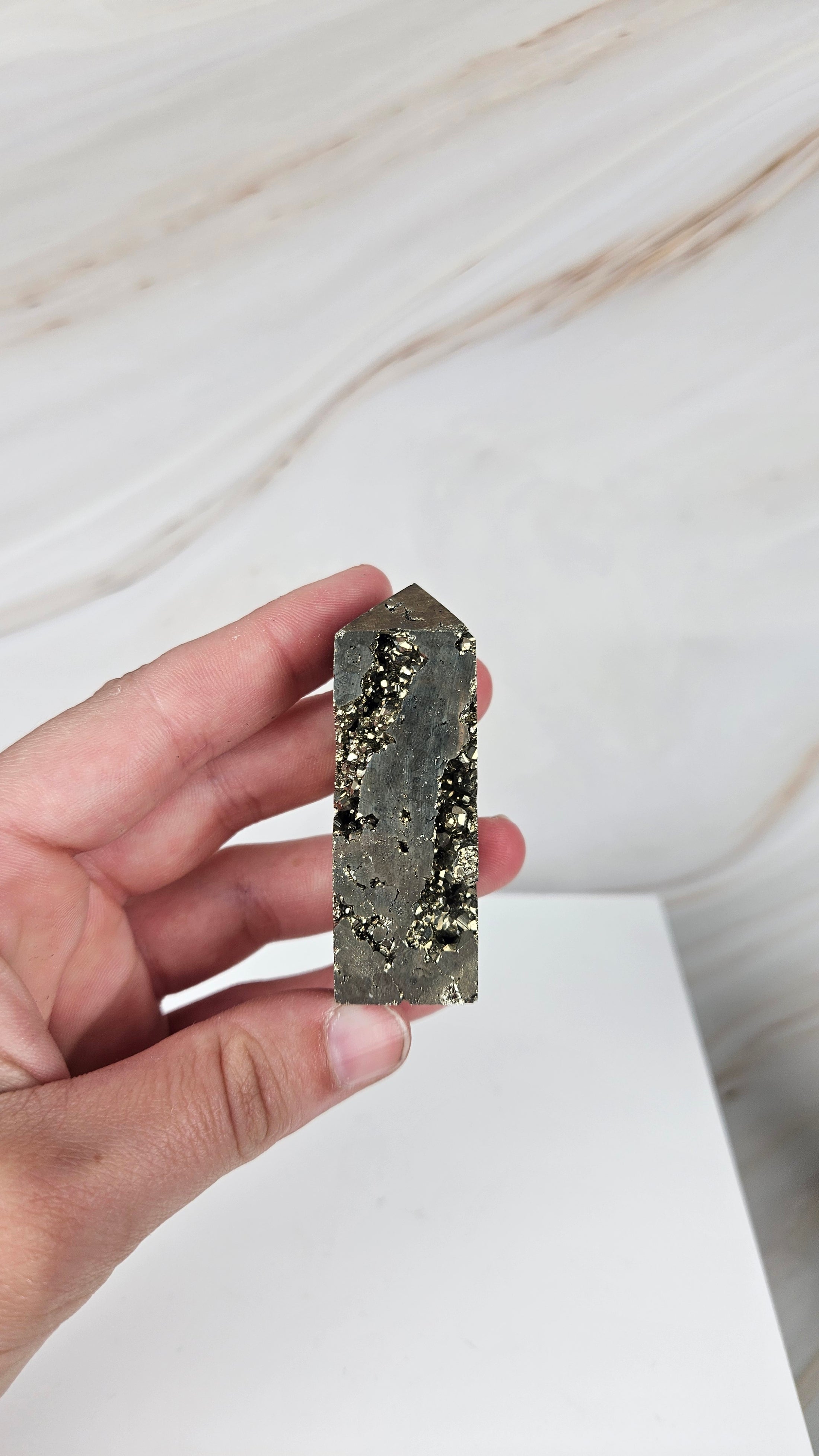 Druzy Pyrit Turm (20a)