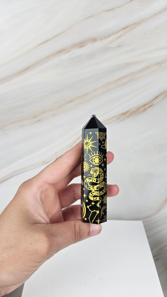 Obsidian Turm mit Goldmuster (12mus)