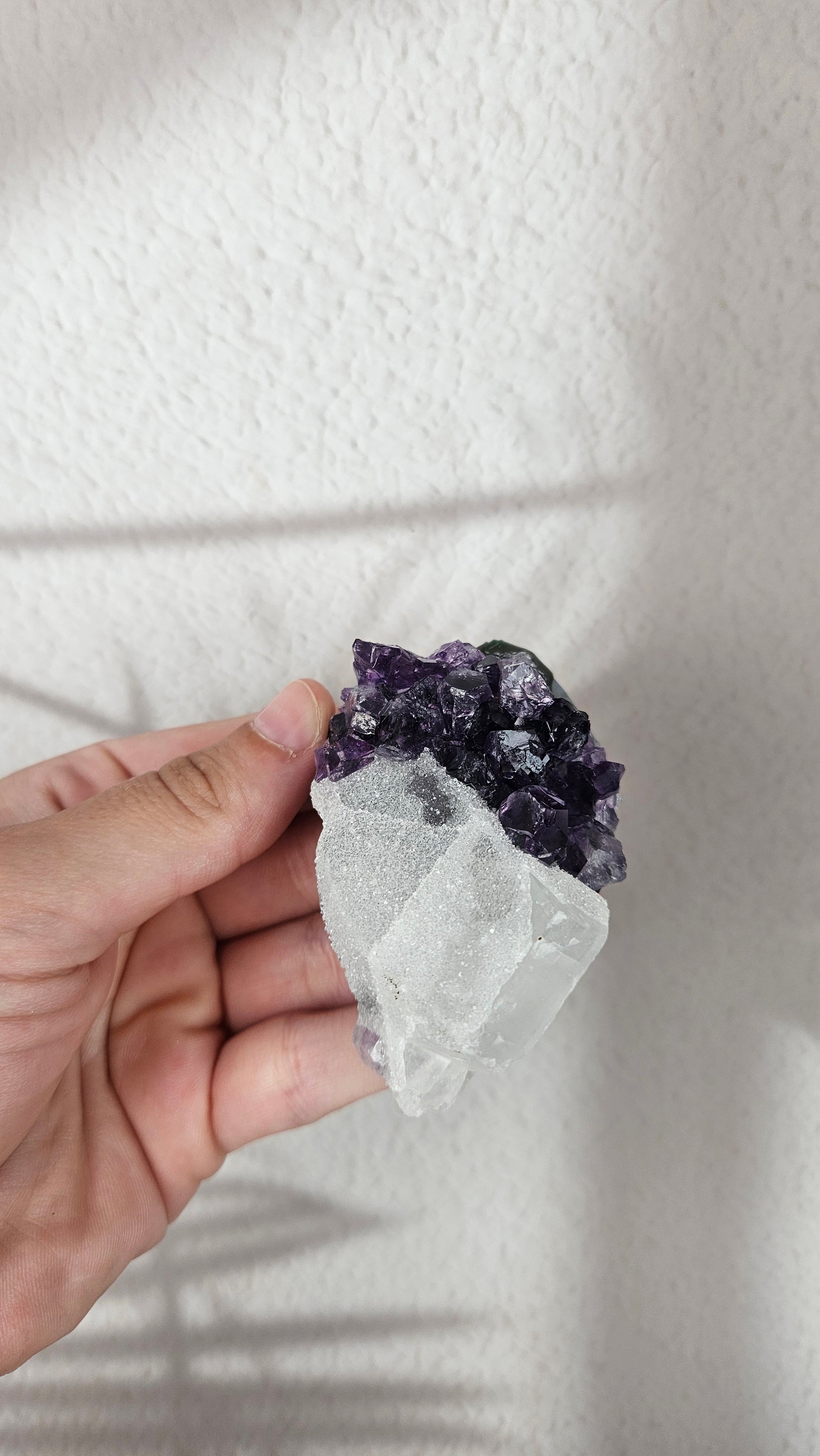 Amethyst Cluster mit Calcit aus Brasilien (44to)