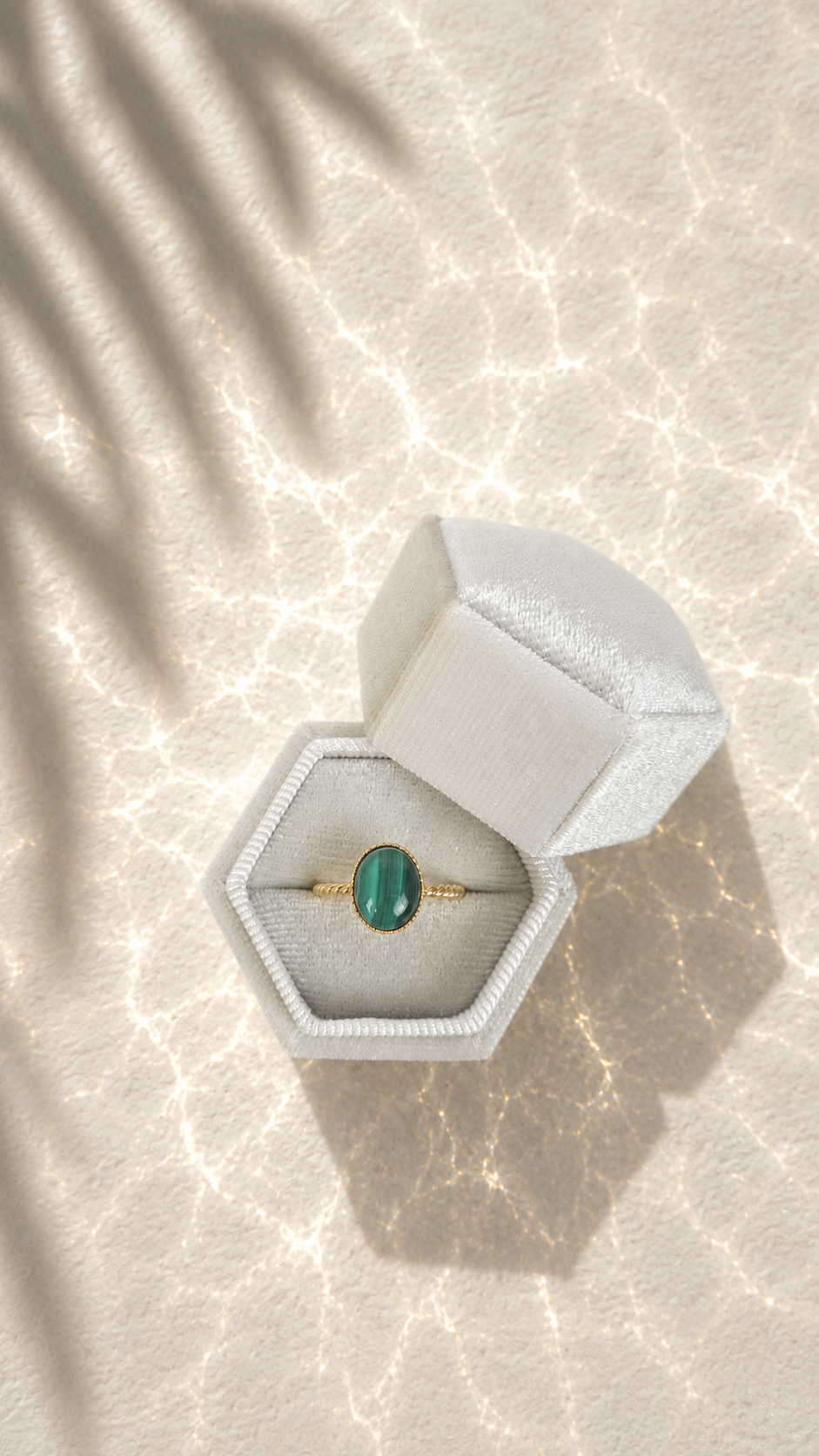 Ovaler Malachit Ring in Gold (42mao)