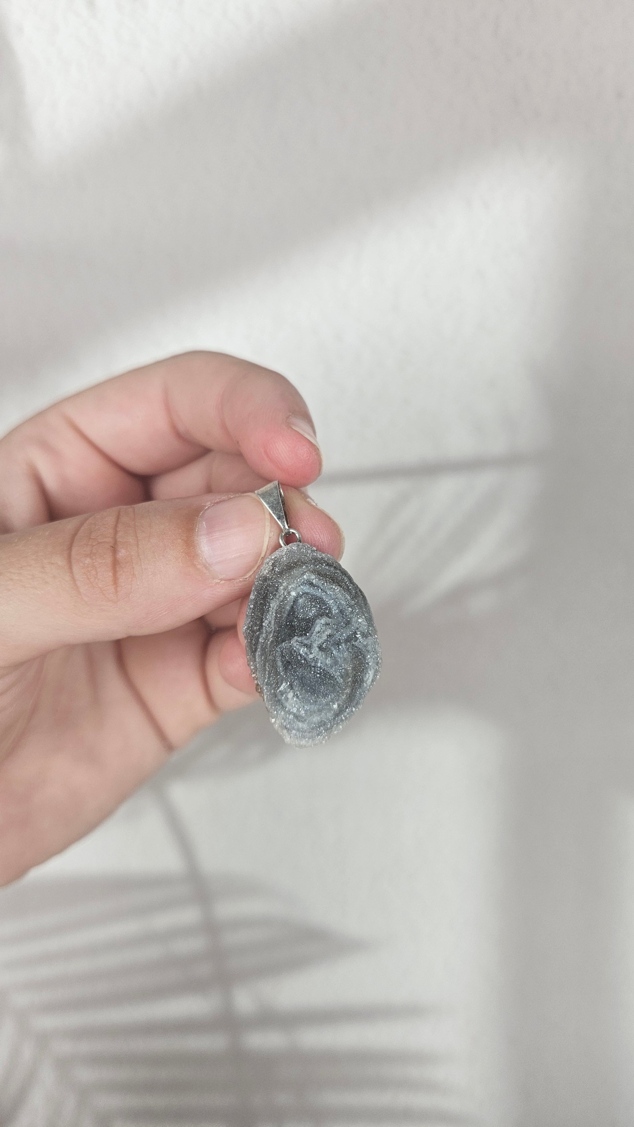Chalcedon Rosen Anhänger (25car)