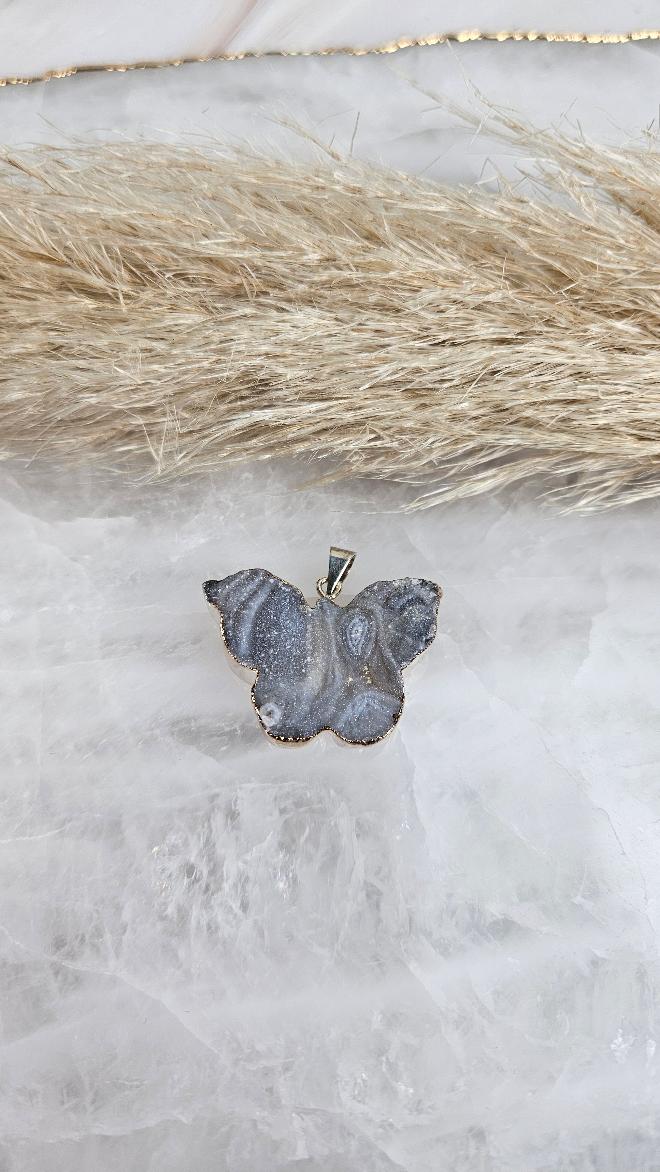 Chalcedon Schmetterling Kettenanhänger in Silber (18lk)