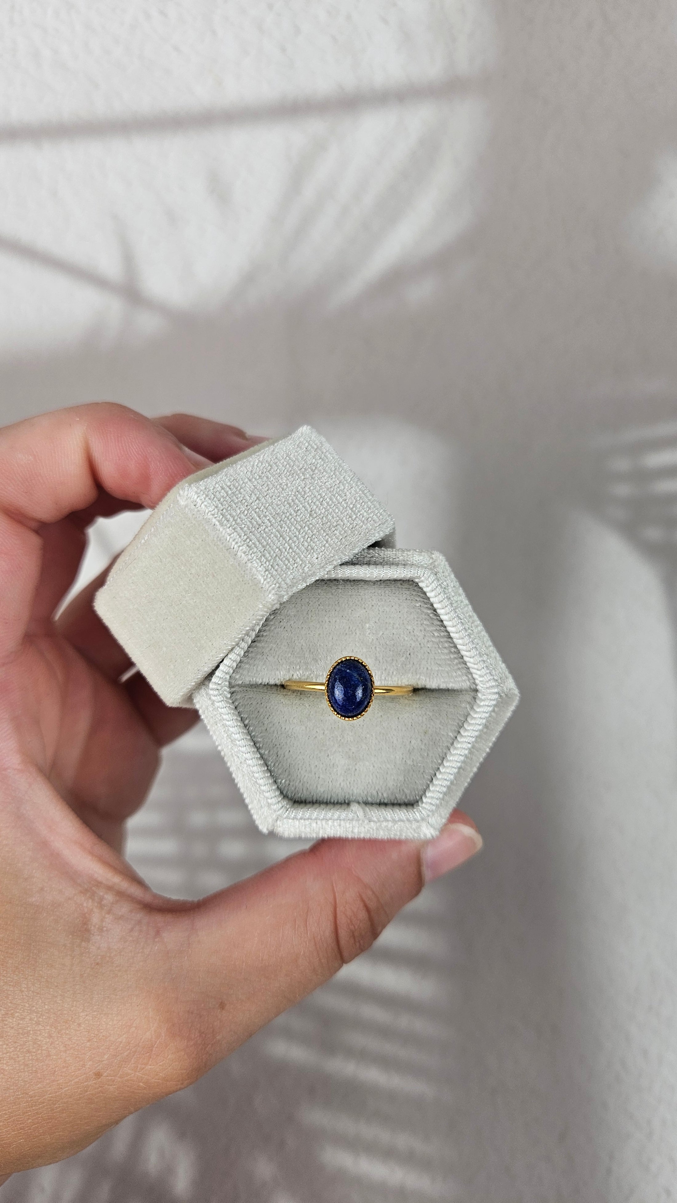 Lapislazuli Ring in Gold (38hh)