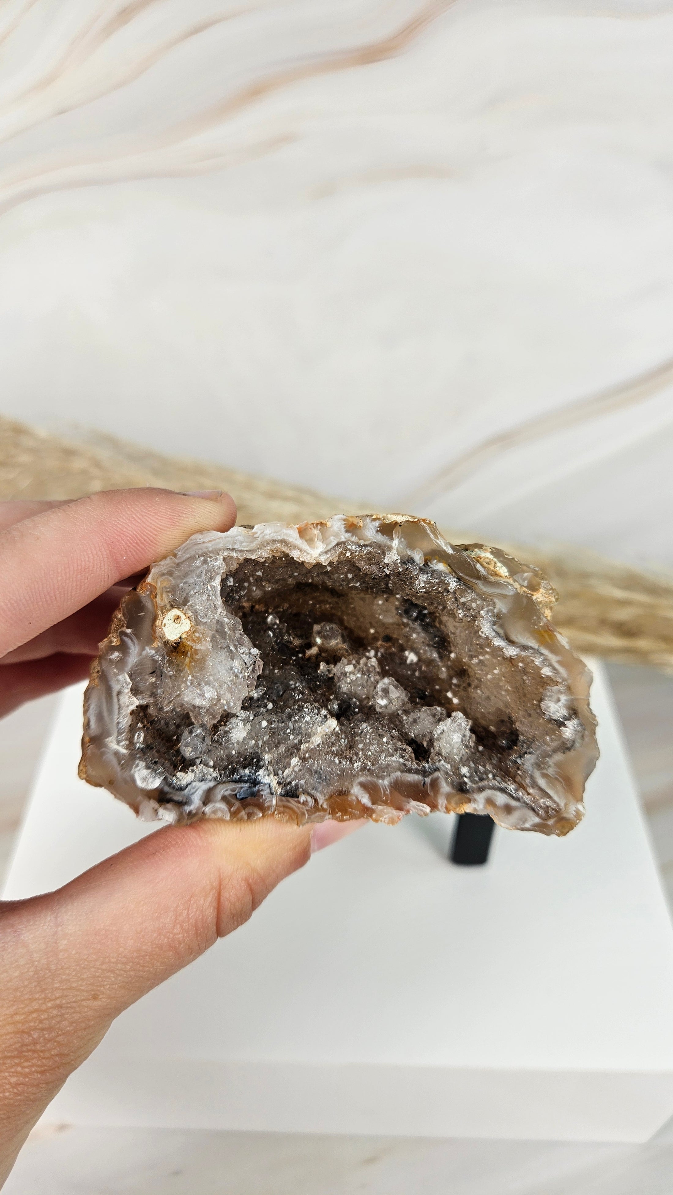 Achat Geode mit Stand (28kk)