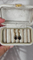 Bild in Galerie-Betrachter laden, Diamant Form Creolen in Gold (17aa)
