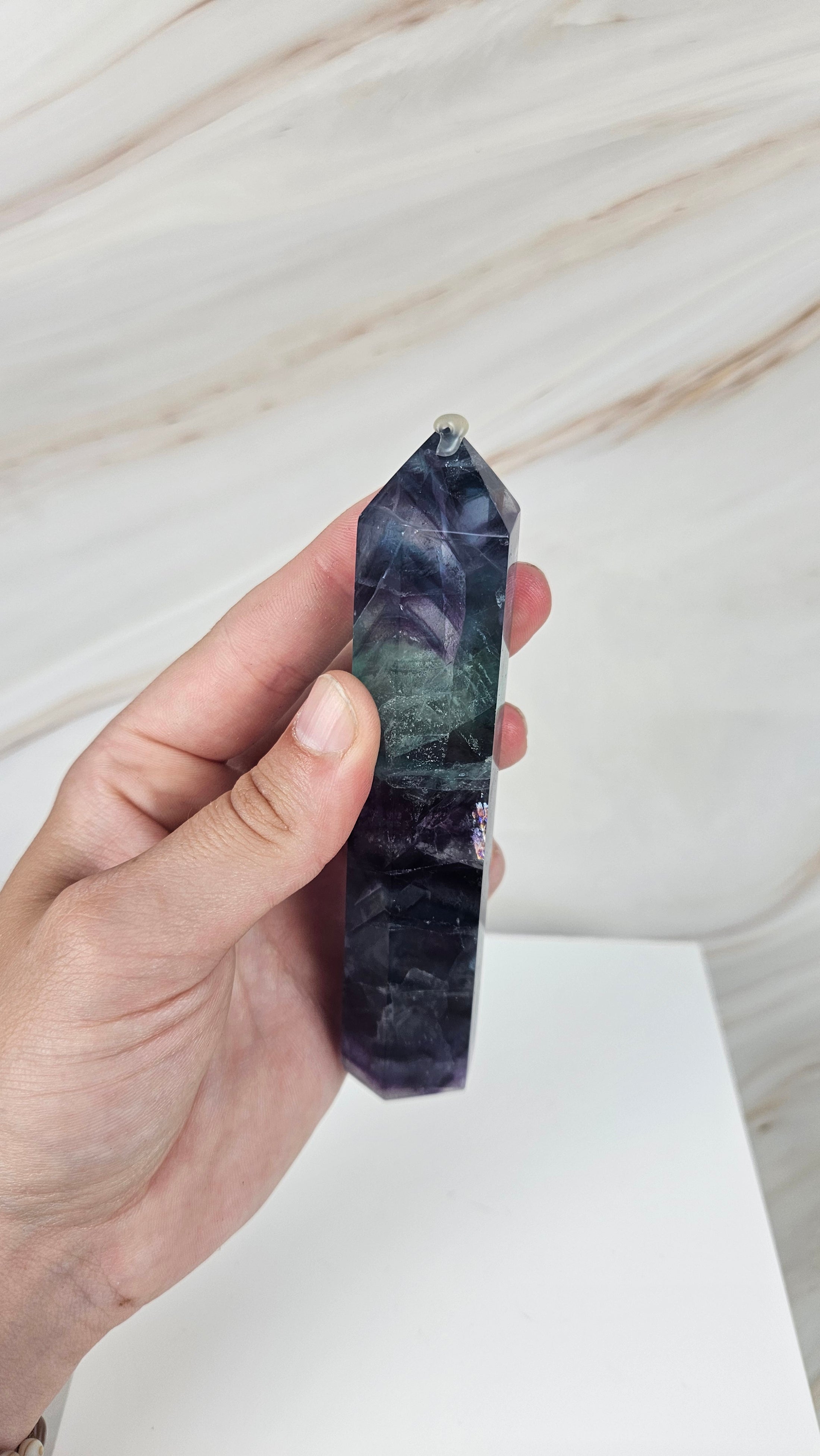 Fluorit Spitze mit Regenbogen (25ff)