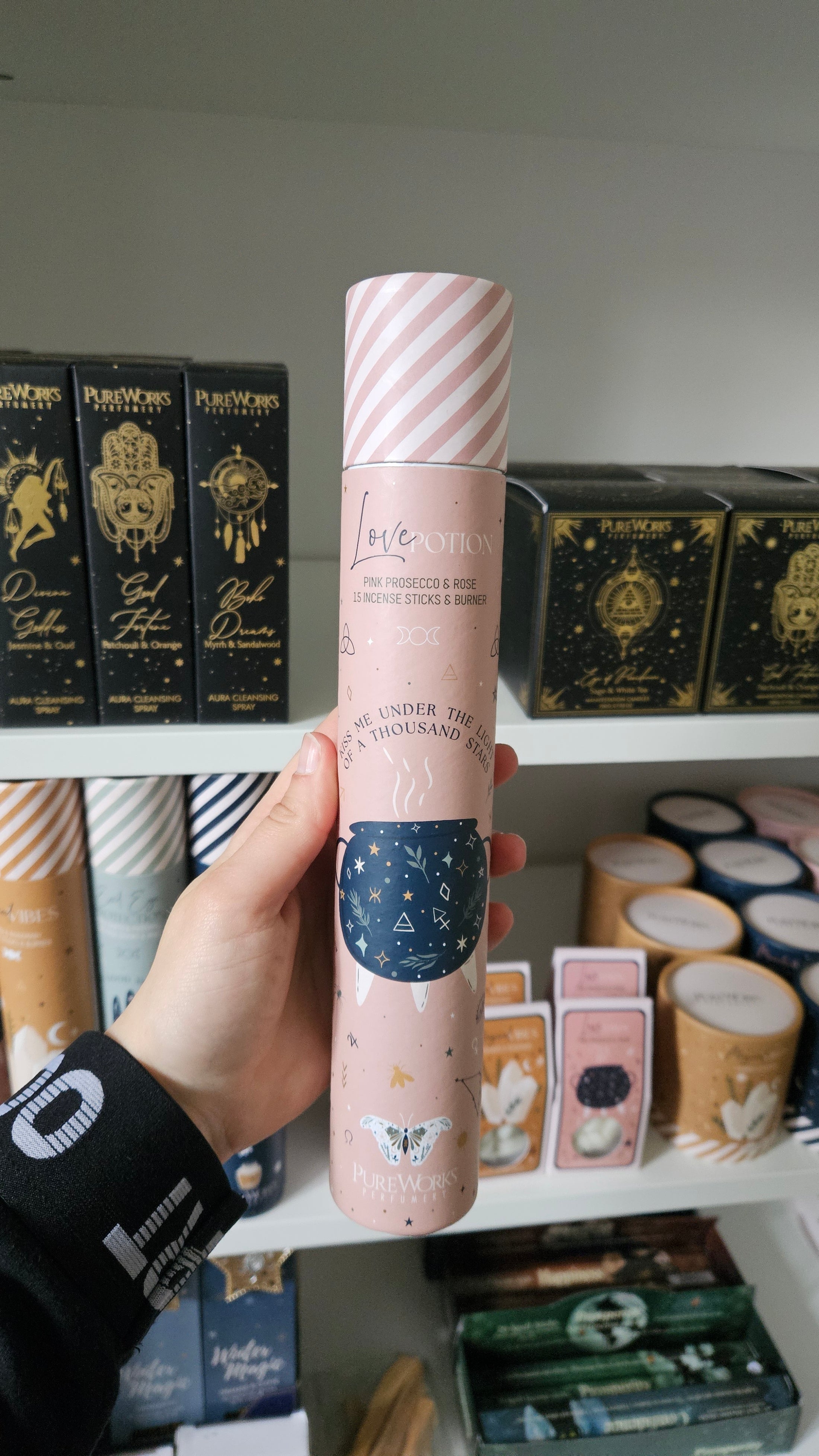 Celestial Magic Räucherstäbchen in verschiedenen Düften Pinker Prosecco und Rosen