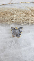 Bild in Galerie-Betrachter laden, Chalcedon Schmetterling Kettenanhänger in Gold (18zu)
