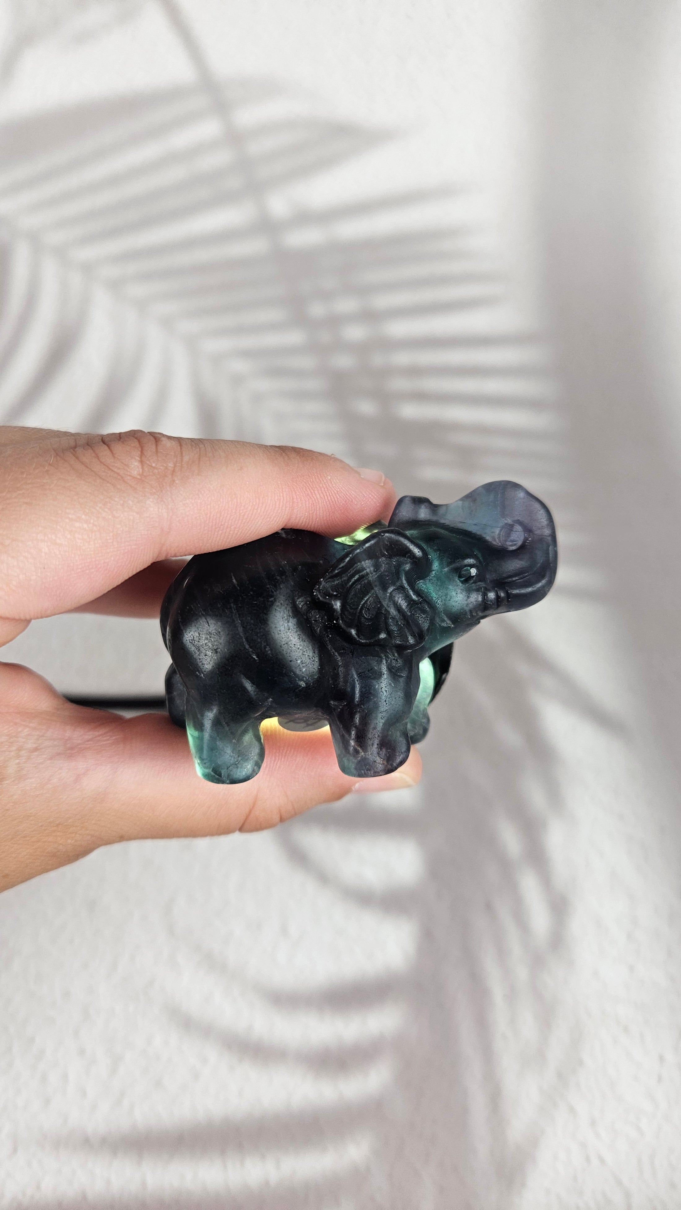 Fluorit Elefant in Grün/Lila/Blau (19flf)