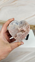 Bild in Galerie-Betrachter laden, Druzy Pink Amethyst Herz mit Stand (48iw)
