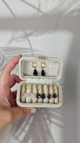 Bild in Galerie-Betrachter laden, Diamant Form Creolen in Gold (17aa)

