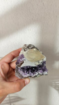 Bild in Galerie-Betrachter laden, Amethyst Cluster mit Calcit aus Brasilien (64tw)
