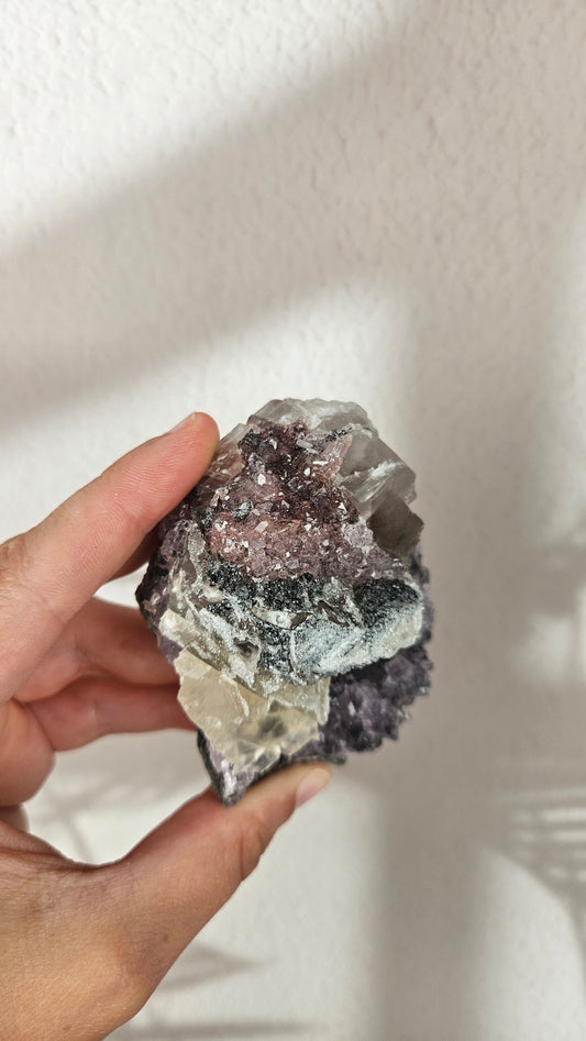 Amethyst Cluster mit Calcit aus Brasilien (64oo)