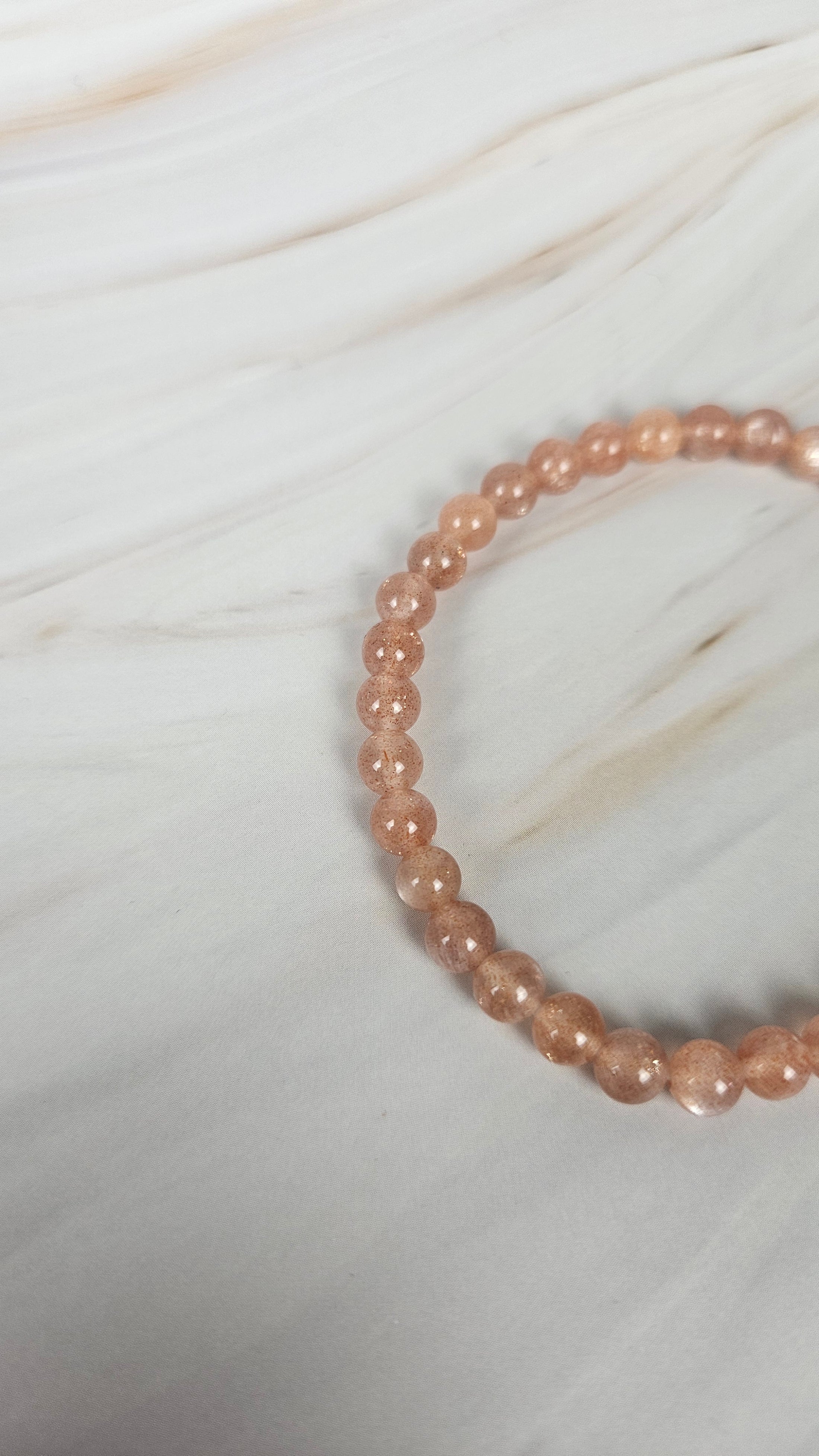 Pfirsich Mondstein & Sonnenstein Kugelarmband (17pfs)