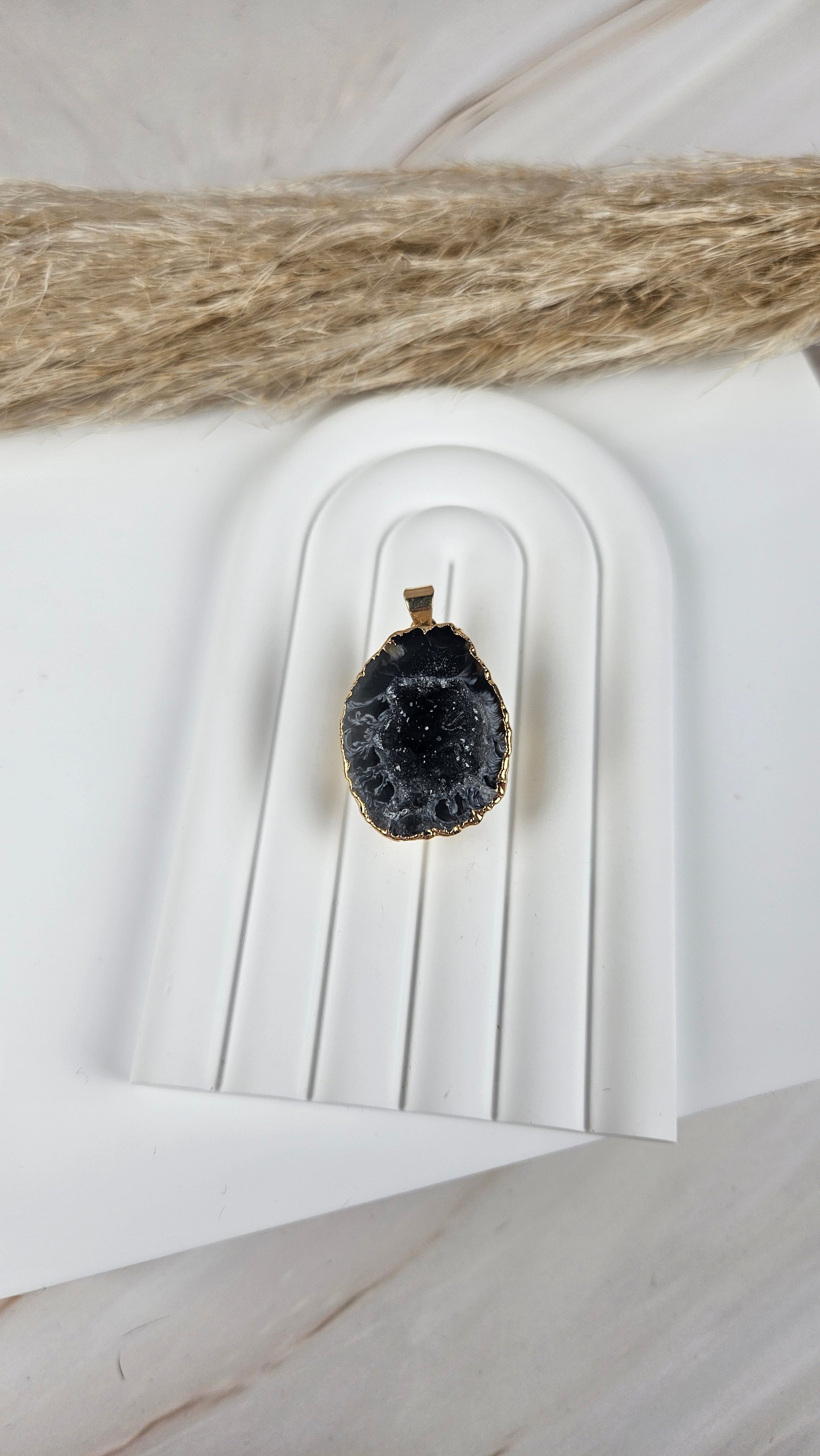 Druzy Geode Kettenanhänger in Gold (24koo)
