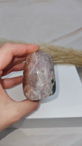 Bild in Galerie-Betrachter laden, Pink Amethyst Freiform (39jln)
