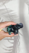 Bild in Galerie-Betrachter laden, Fluorit Elefant in Grün/Lila/Blau (19flf)
