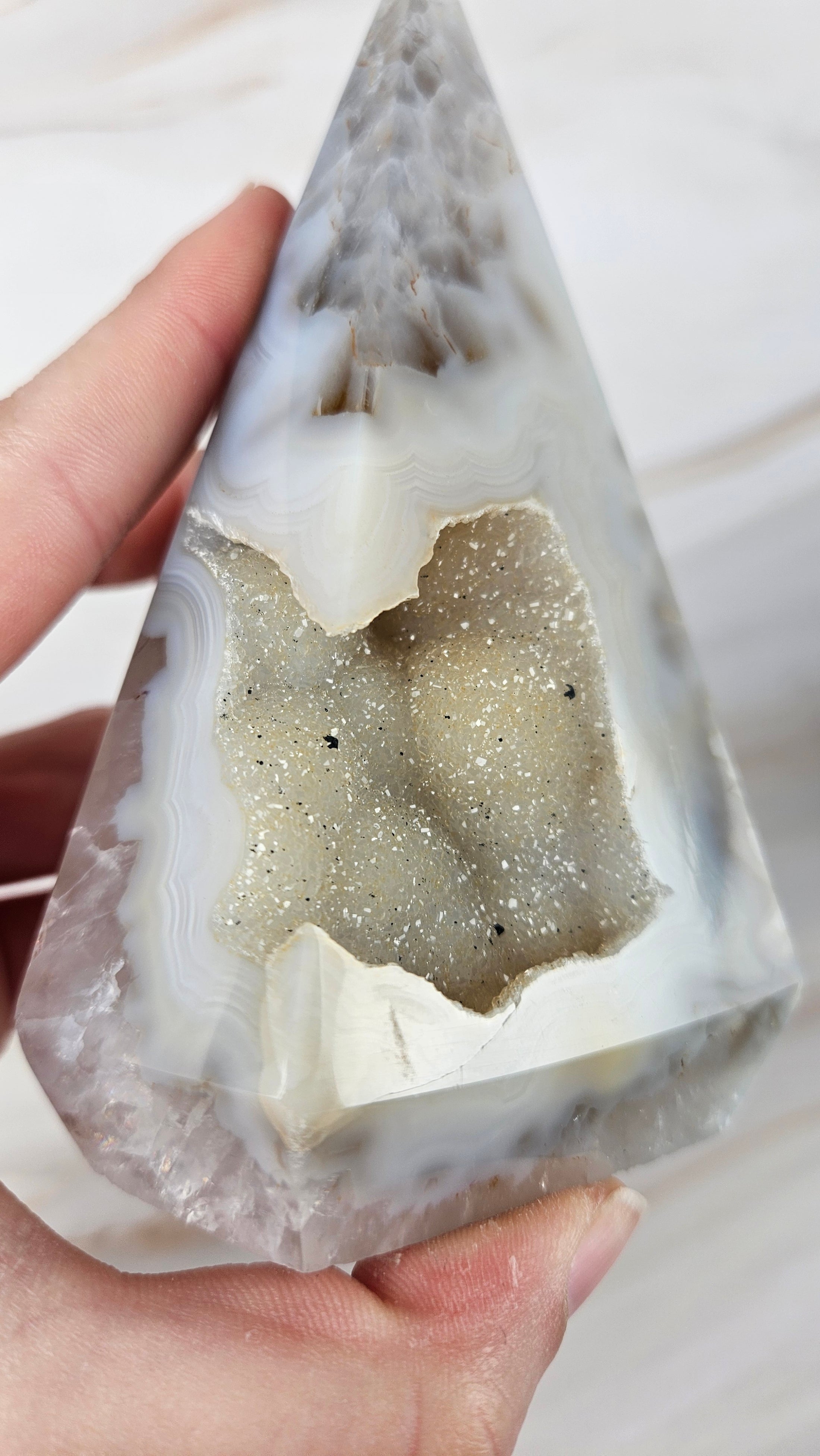 Druzy Achat Pyramide (77is)