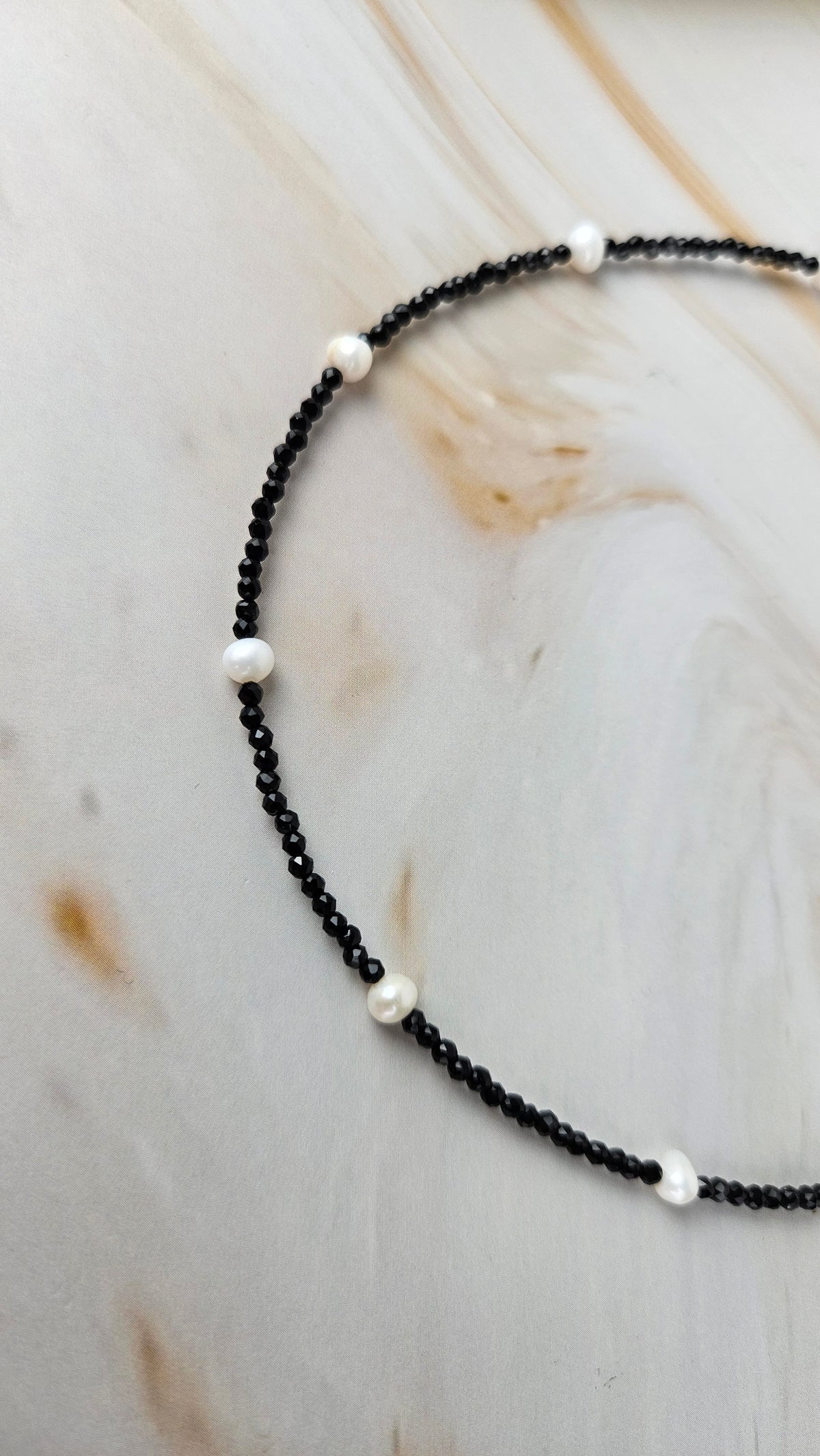 Faccetierte Spinell Kette mit Süßwasserperlen (19spm)