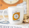 Bild in Galerie-Betrachter laden, Das Rad des Glücks Vintage Tarot - Tasse
