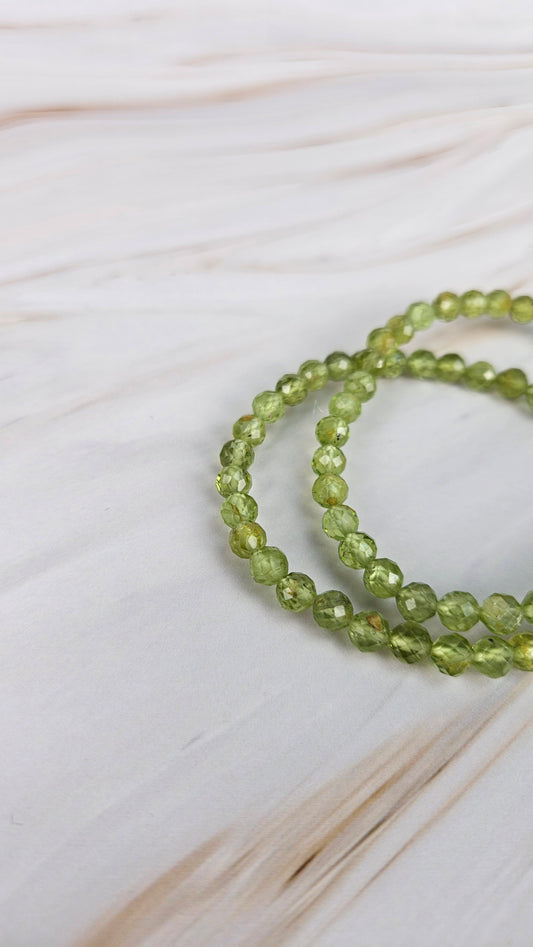 Faccetiertes Peridot Kugelarmband (20pro)