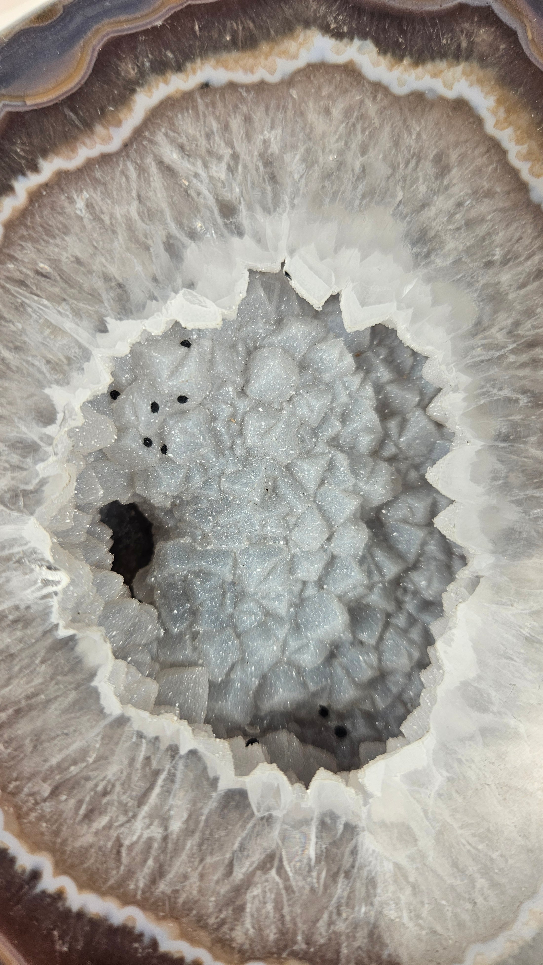 XXL Druzy Achat Hälfte mit Ständer (149c)