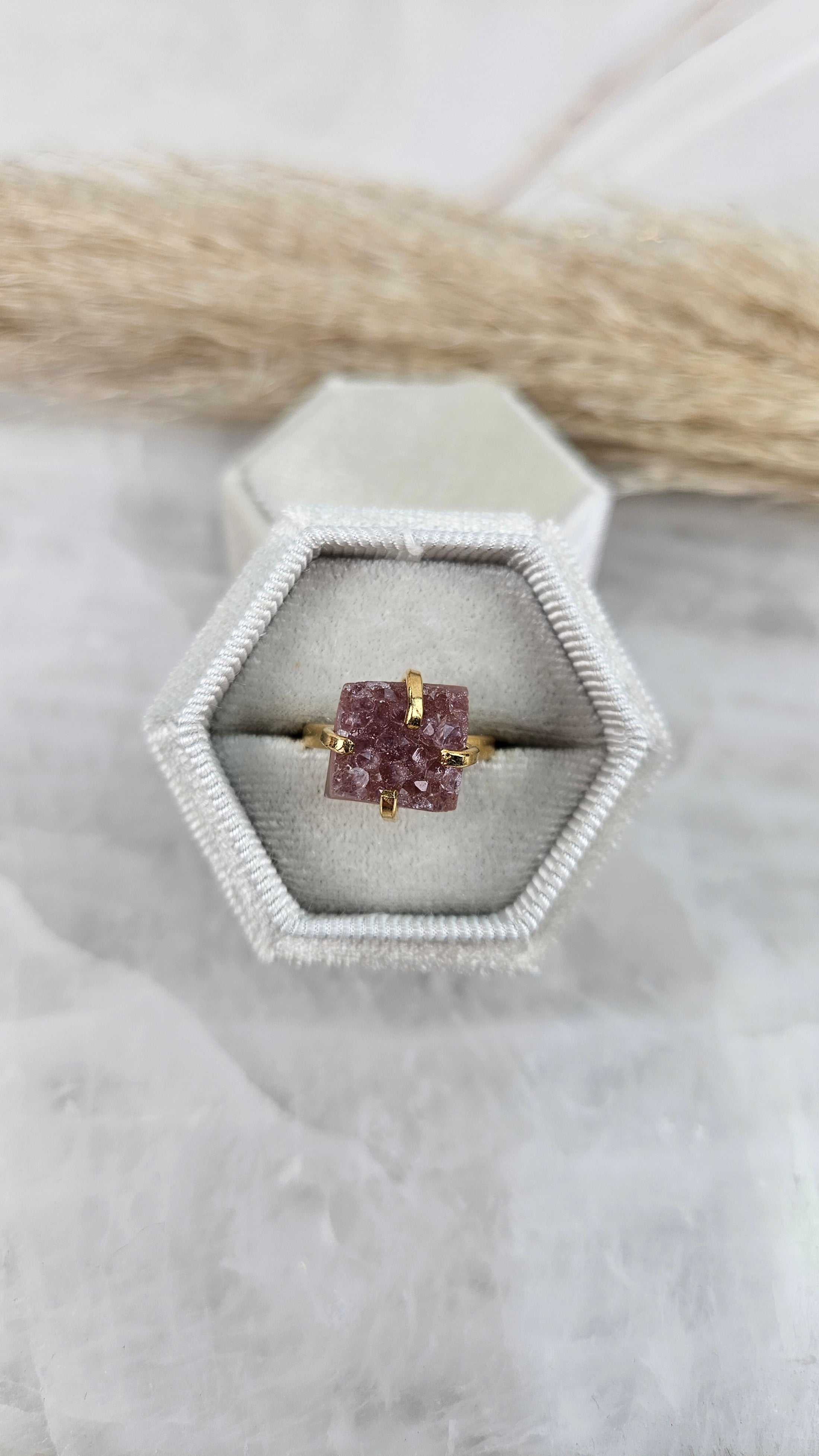 Druzy Amethyst Quadrat Ring in Gold (34te)