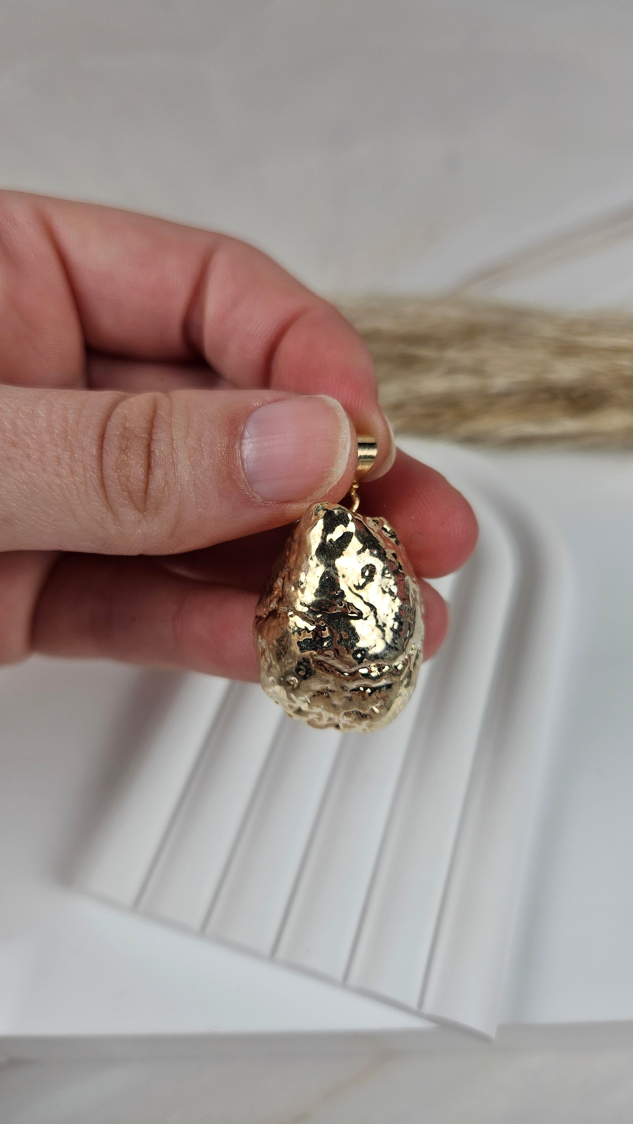 Druzy Geode Kettenanhänger in Gold (24koo)