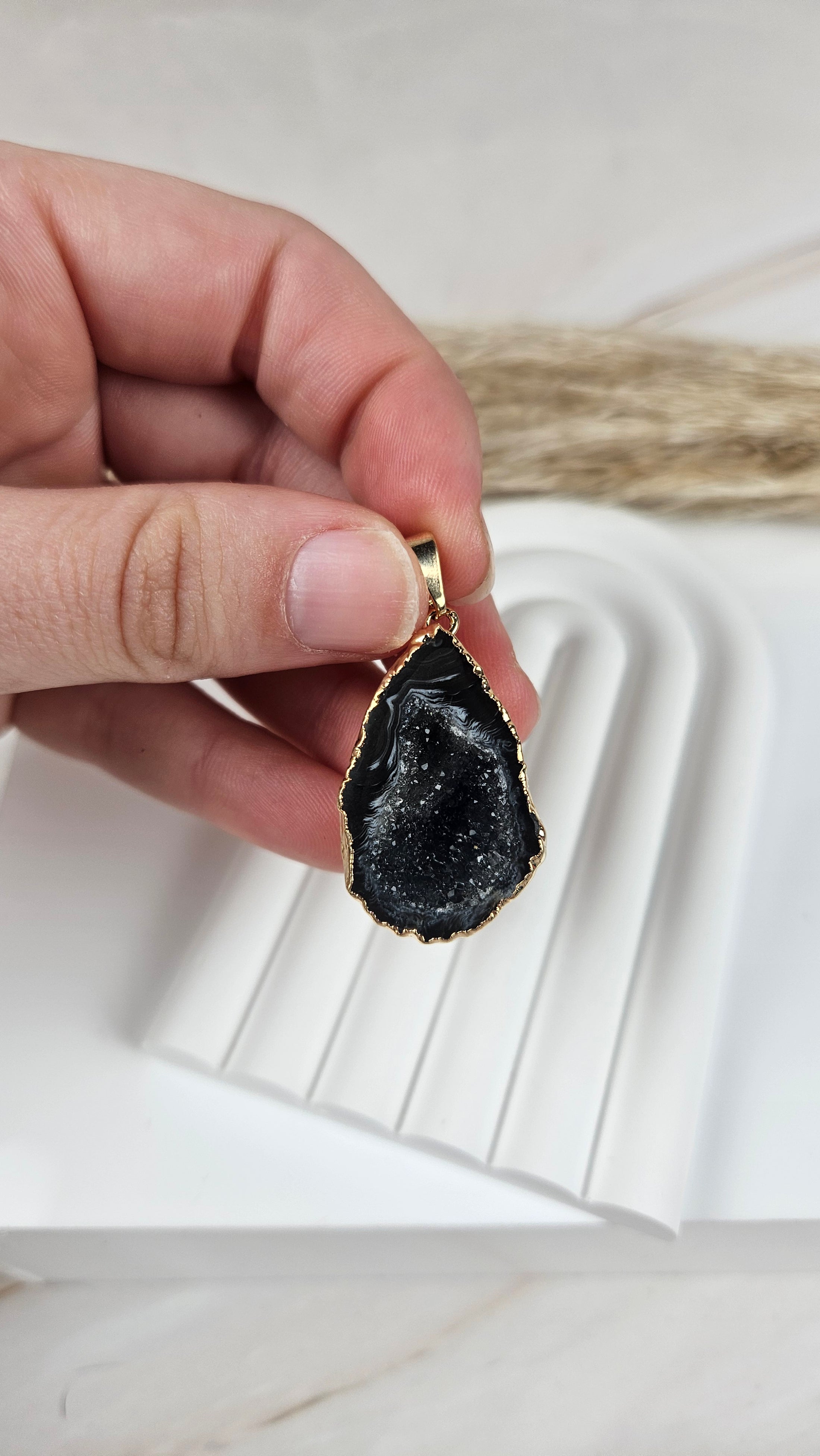 Druzy Geoden Kettenanhänger in Gold (24uud)