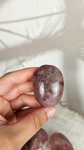 Bild in Galerie-Betrachter laden, Hight Quality Lavendel Rosenquarz Handstein
