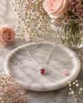 Bild in Galerie-Betrachter laden, JULY Birthstone Halskette aus Rubin und Sterlingsilber
